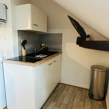 Studio 12 Proche Centre Ville Avec Wifi Parking Troyes Exterior photo