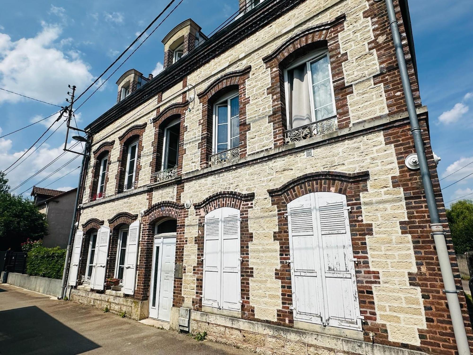 12 Proche Centre Avec Wifi Parking